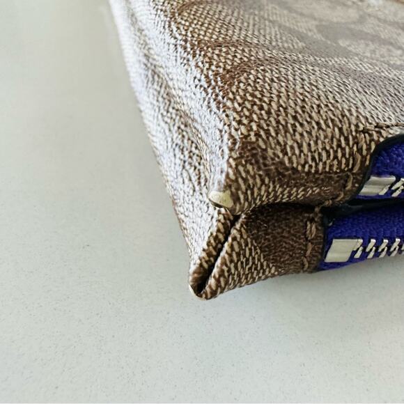 COACH Brown Tan Emblem Logo Purple Zipper Card Holder Wristlet Bag Purse Wallet - Picture 8 of 12